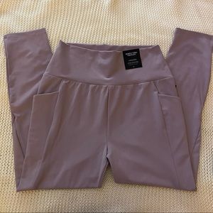 NWT Simply Vera Ultra High Rise Leggings